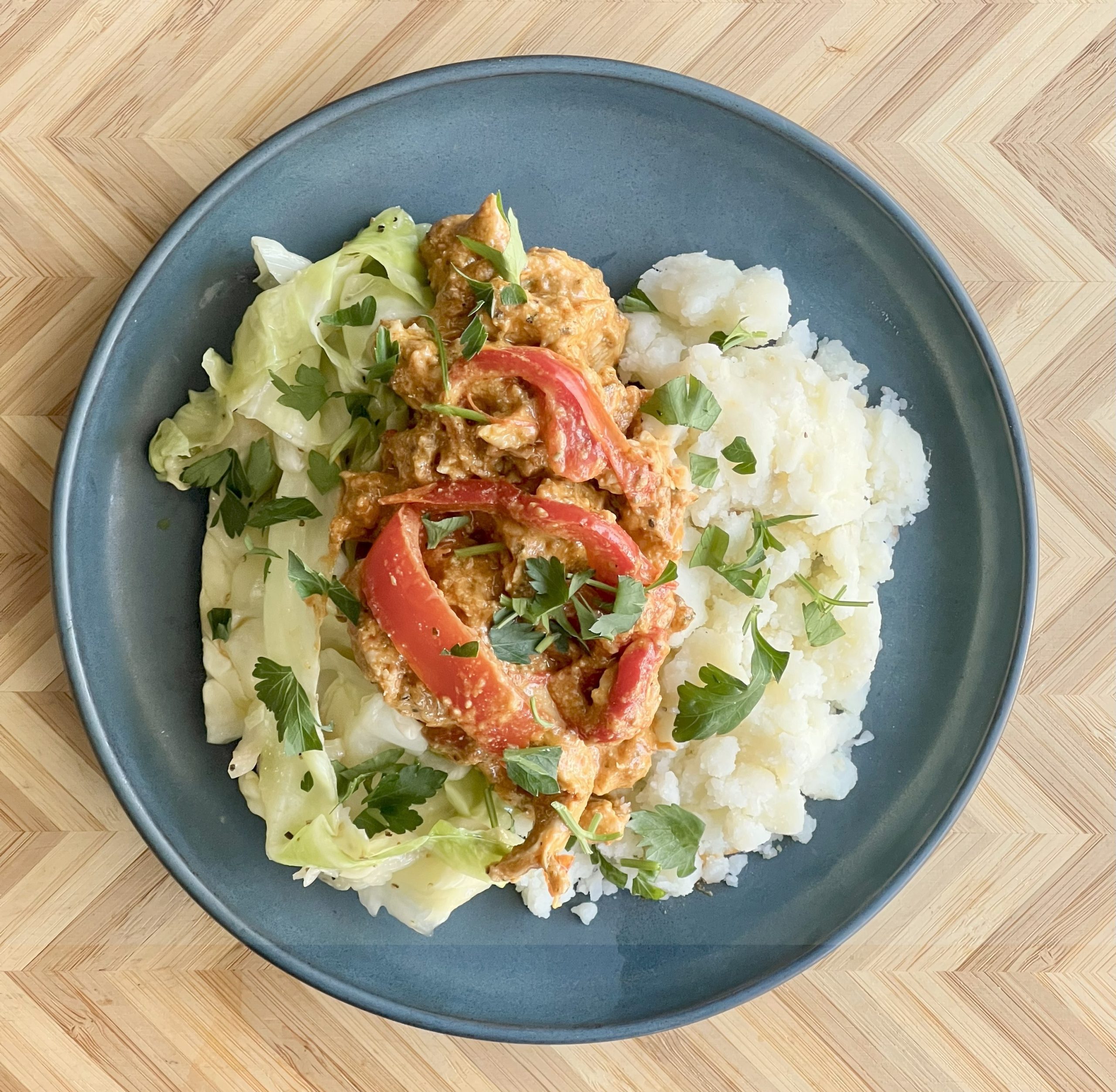 W30 Paleo Creamy Roasted Red Pepper Pesto Chicken
