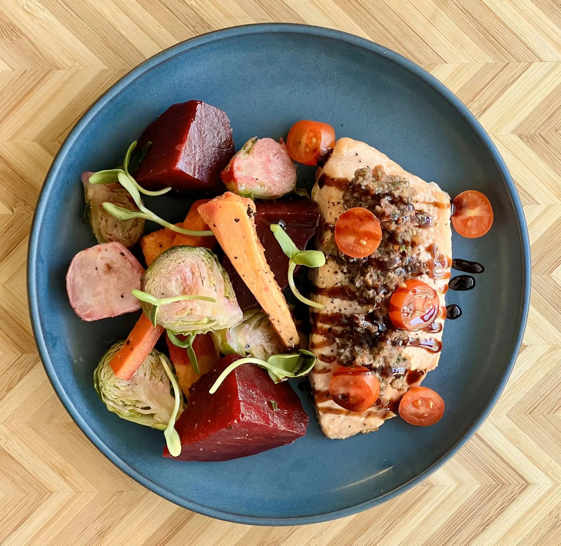 W30 Paleo Balsamic Bruschetta Salmon