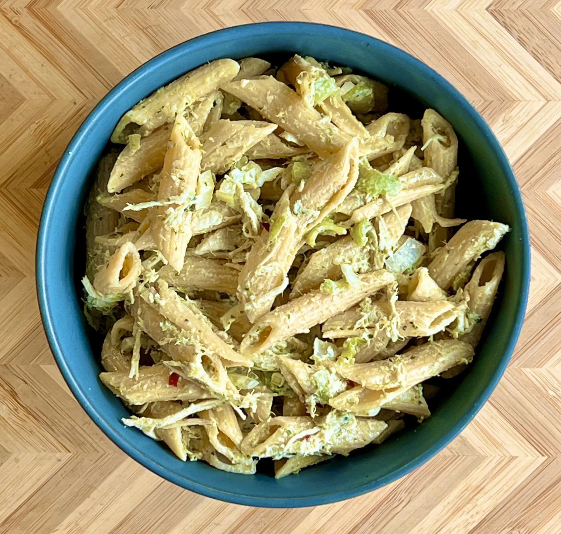 Flex Pesto Chicken Protein Pasta Salad